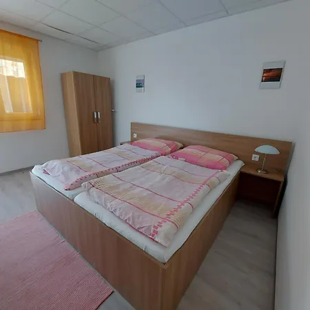 Evelin-benedek Apartment Balatonfoldvar