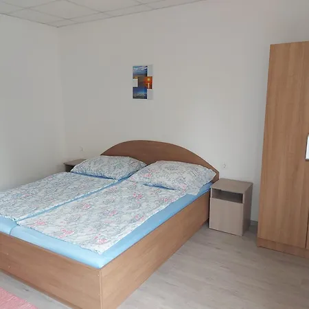 Evelin-benedek Apartment Balatonfoldvar