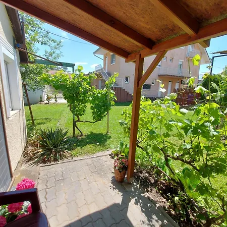 Evelin-benedek Apartment Balatonfoldvar