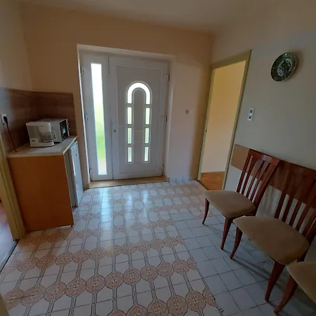 Evelin-benedek Apartment