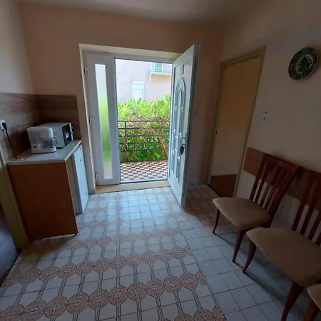 Evelin-benedek Apartment Balatonfoldvar